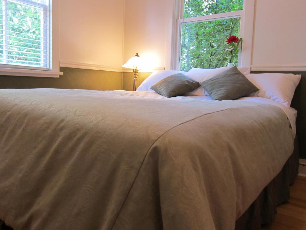 Heriot Bay Inn Habitación foto