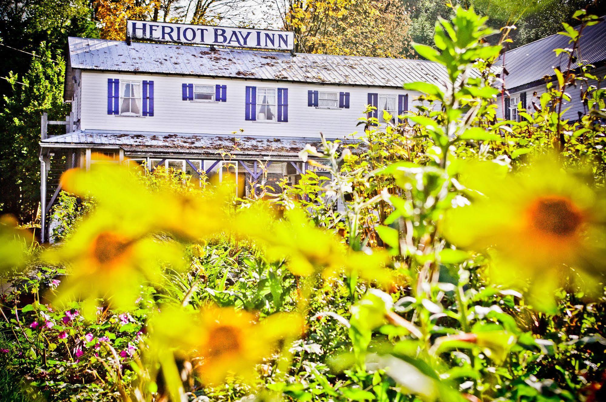 Heriot Bay Inn Exterior foto